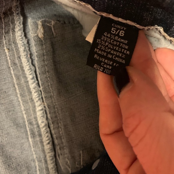 Distressed shorts - Picture 3 of 3